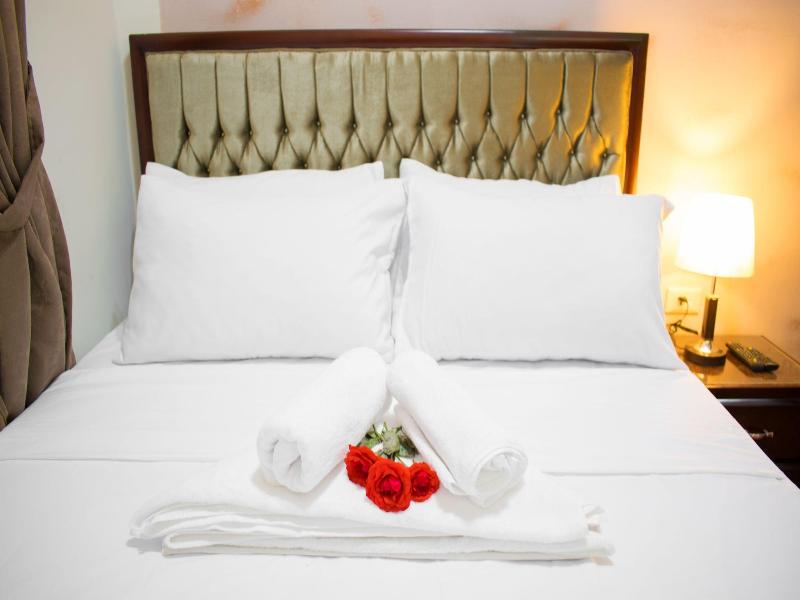 Golden Palace Hotel image