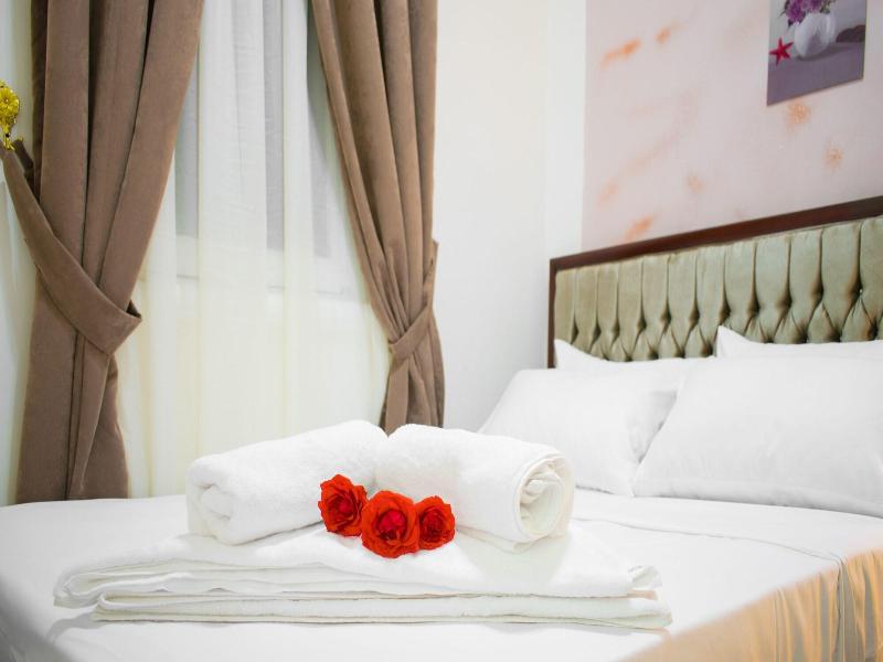 Golden Palace Hotel image