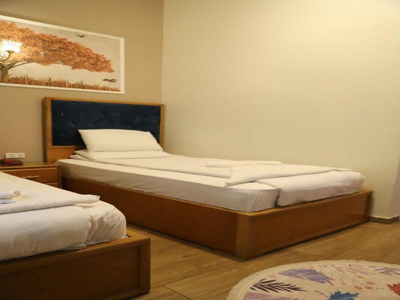 Golden Palace Hotel image