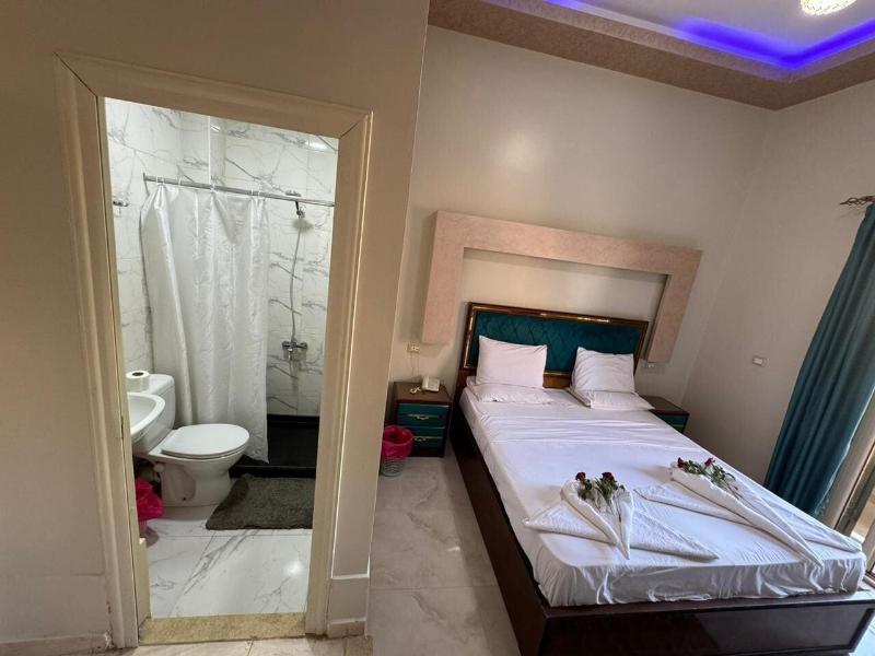 Golden Palace Hotel image