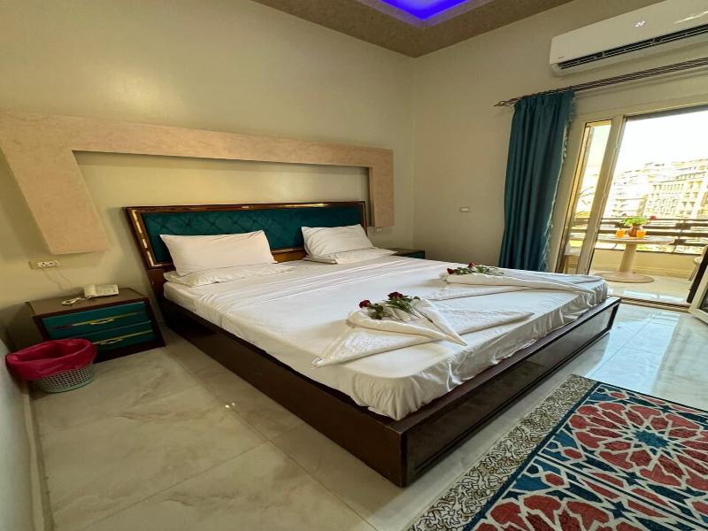 Golden Palace Hotel image