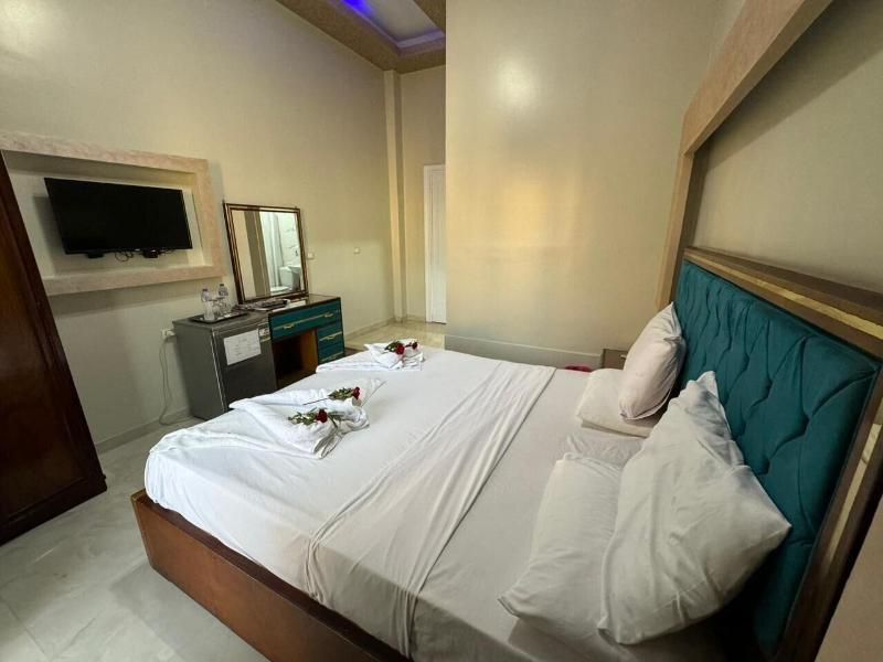 Golden Palace Hotel image