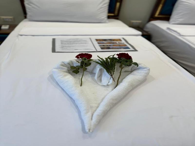 Golden Palace Hotel image