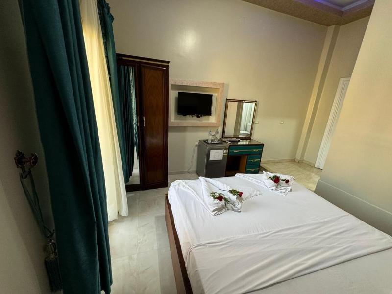 Golden Palace Hotel image