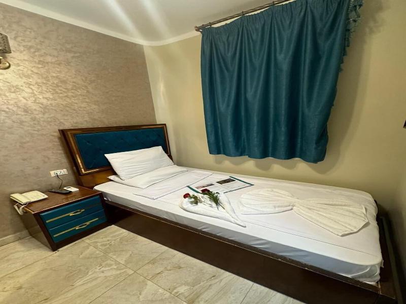 Golden Palace Hotel image