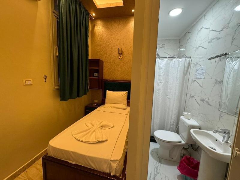 Golden Palace Hotel image