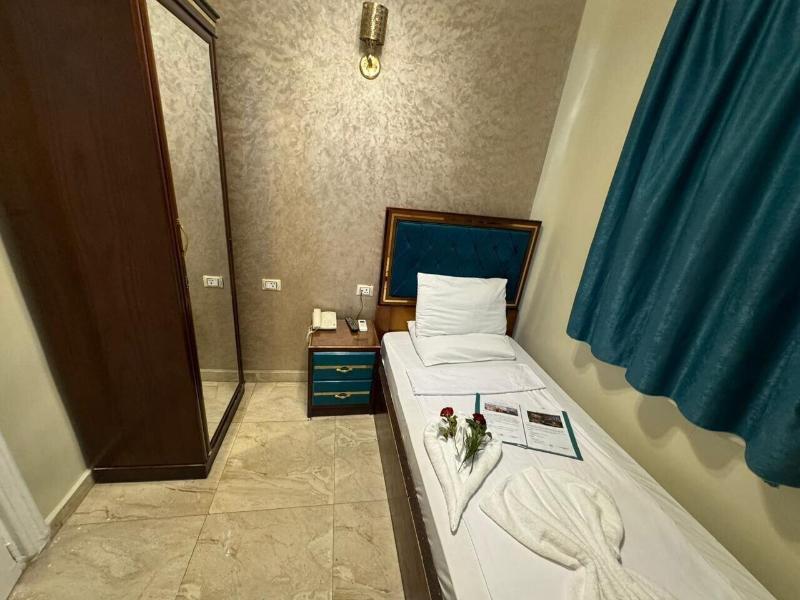 Golden Palace Hotel image