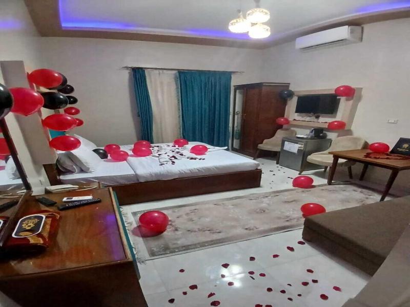Golden Palace Hotel image