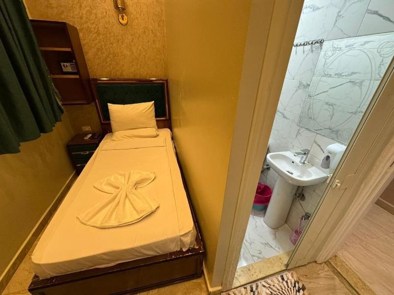 Golden Palace Hotel image