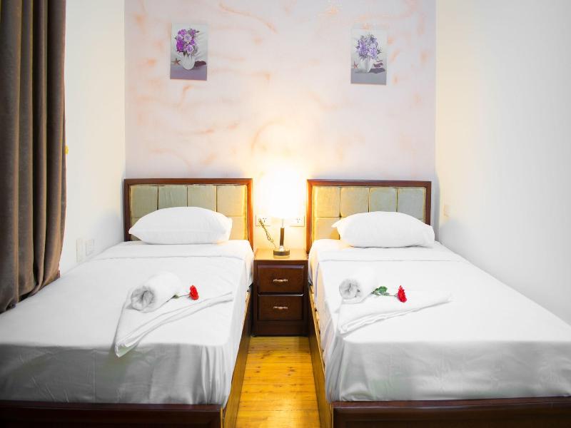 Golden Palace Hotel image