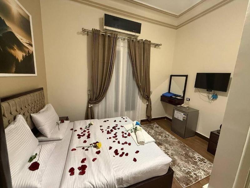 Golden Palace Hotel image