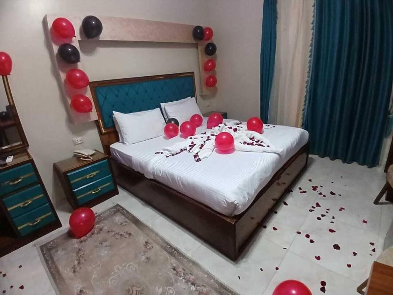 Golden Palace Hotel image