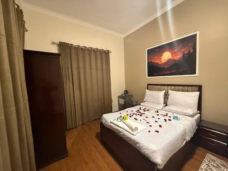 Golden Palace Hotel image