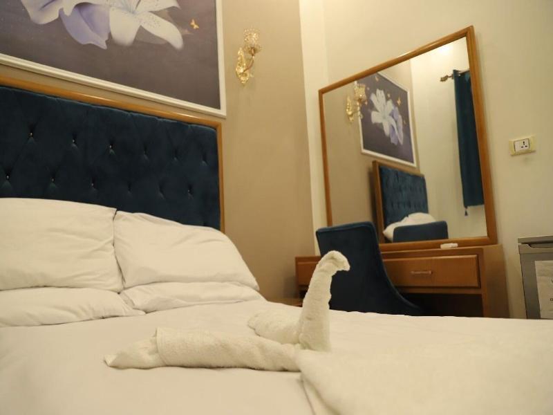 Golden Palace Hotel image