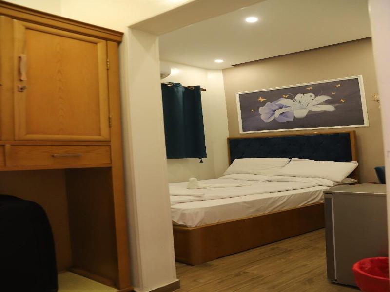 Golden Palace Hotel image