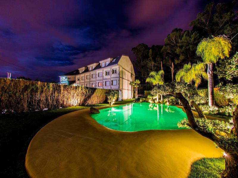 Hotel Dinajan image