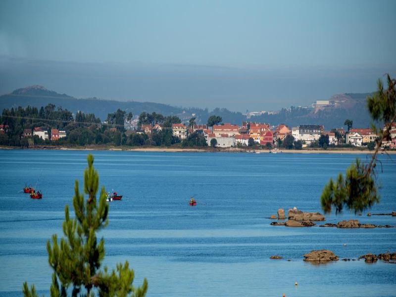 Hotel Dinajan image