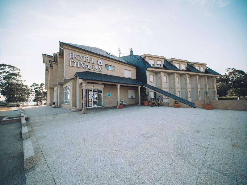 Hotel Dinajan image