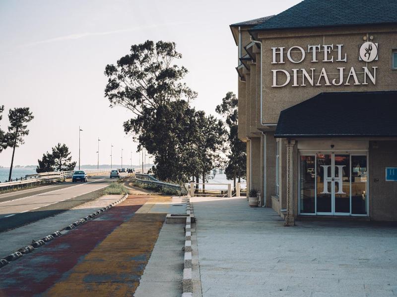 Hotel Dinajan image