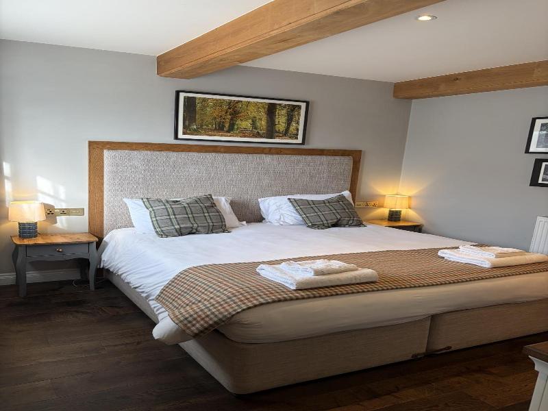 The Walhampton Arms image