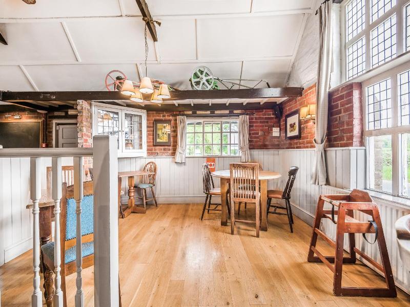 The Walhampton Arms image