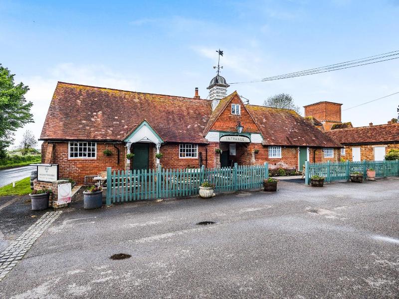 The Walhampton Arms image