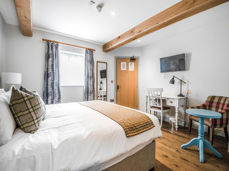 The Walhampton Arms image