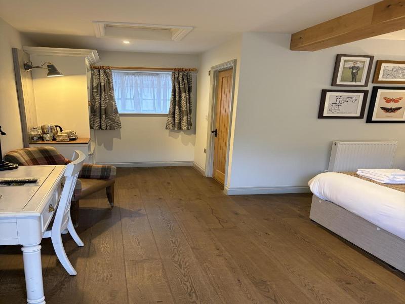 The Walhampton Arms image