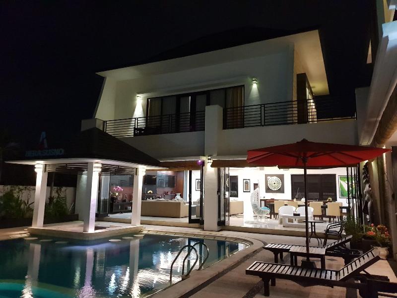 Aldeoz Nusa Dua Private Villa Bali image
