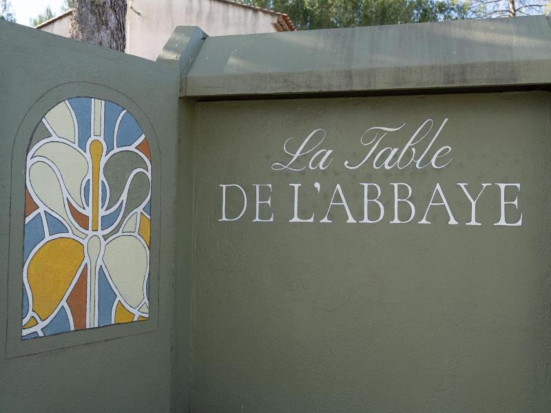 Logis Hostellerie De L'abbaye image