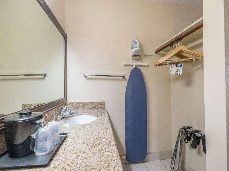 Best Western Roseville Inn image