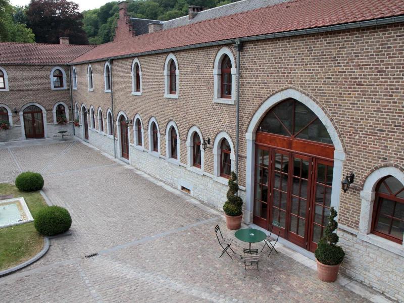 Ho^tel - Ferme Du Cha^teau D'ahin image