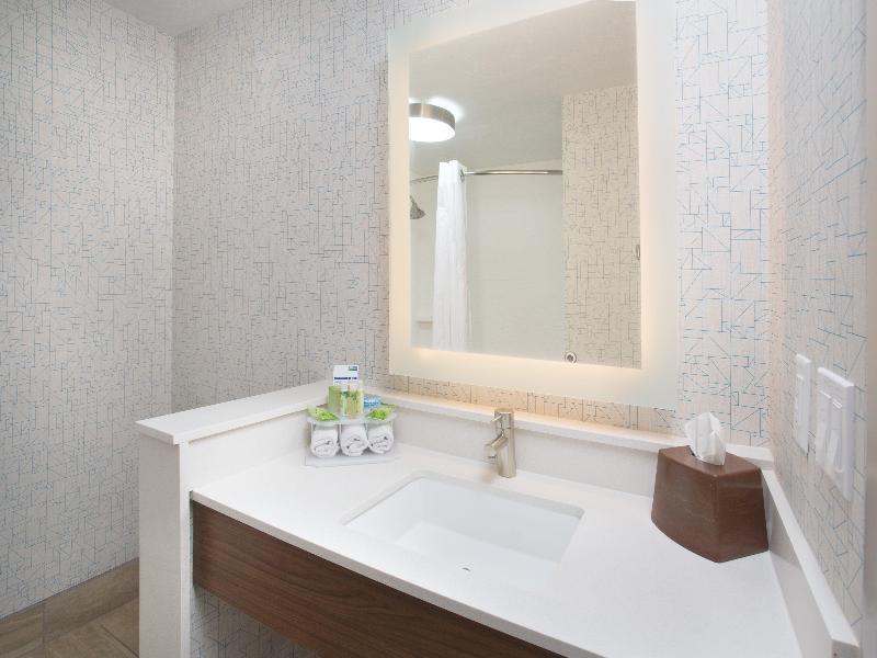 Holiday Inn Express Salt Lake City Downtown image