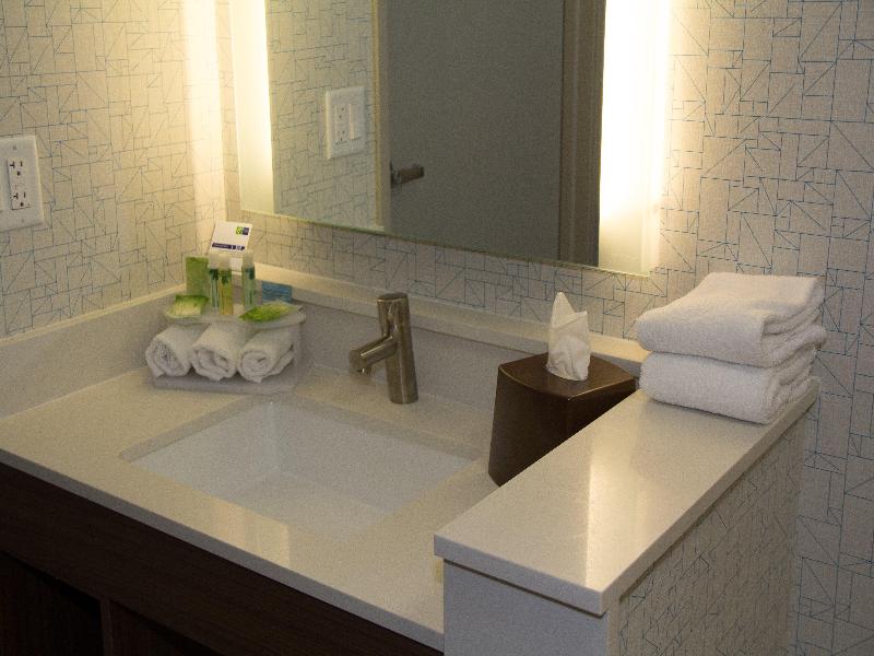 Holiday Inn Express Salt Lake City Downtown image