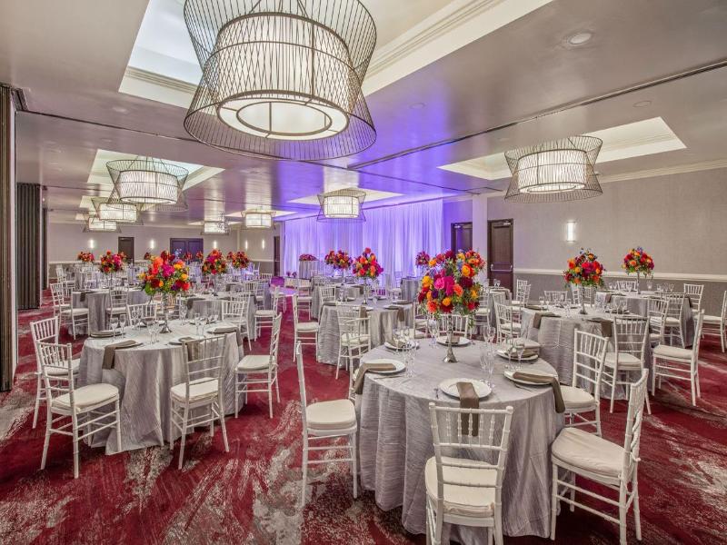 Holiday Inn Oxnard - Ventura By IHG image