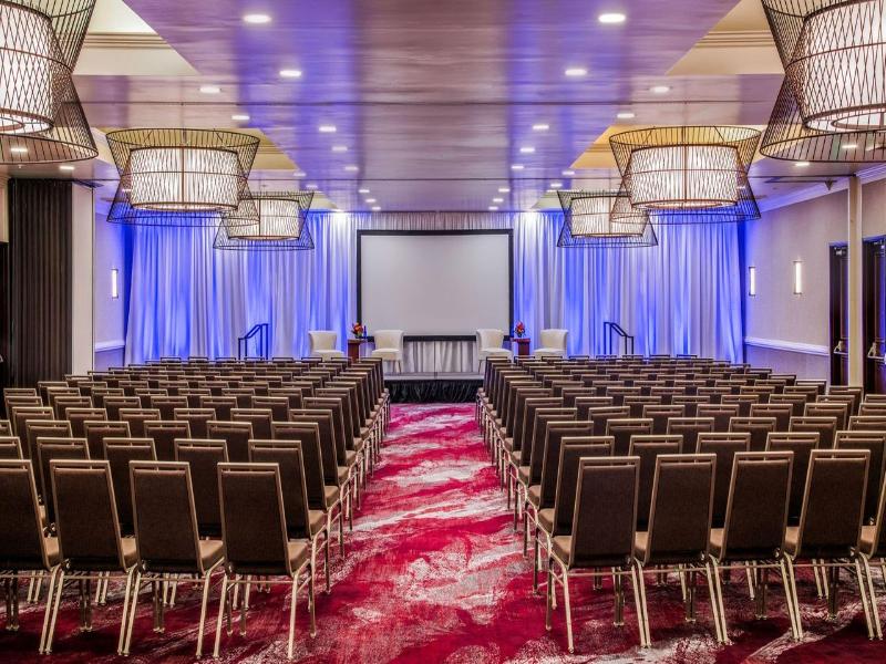 Holiday Inn Oxnard - Ventura By IHG image