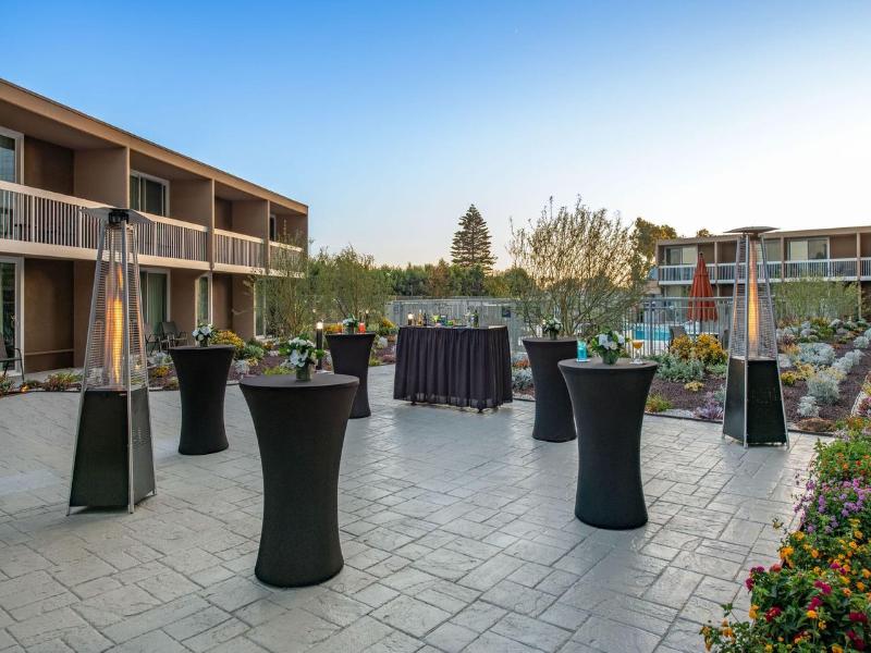 Holiday Inn Oxnard - Ventura By IHG image
