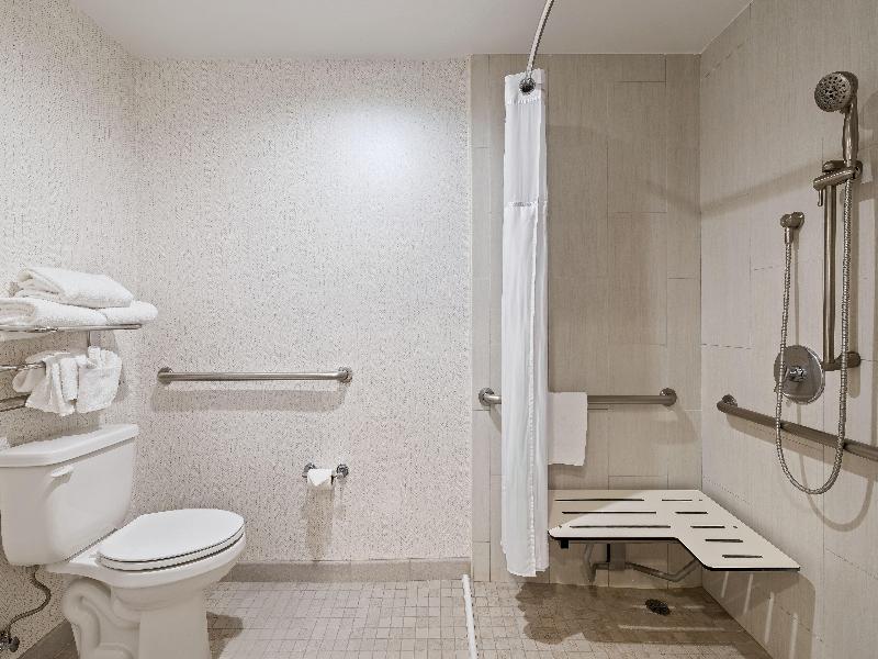 Holiday Inn Oxnard - Ventura By IHG image