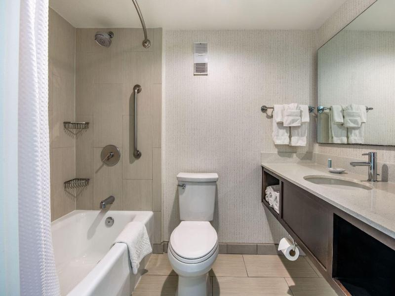 Holiday Inn Oxnard - Ventura By IHG image