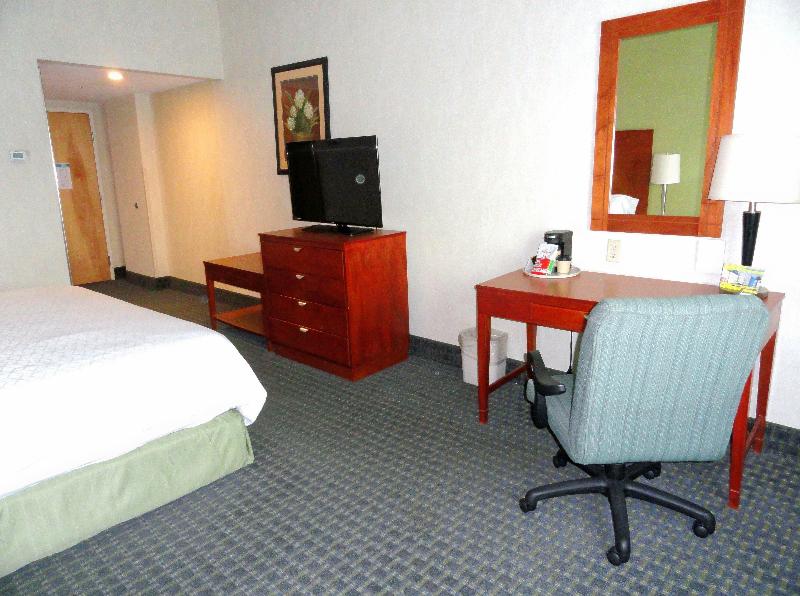 Holiday Inn Express & Suites Toluca Zona Aeropuert image