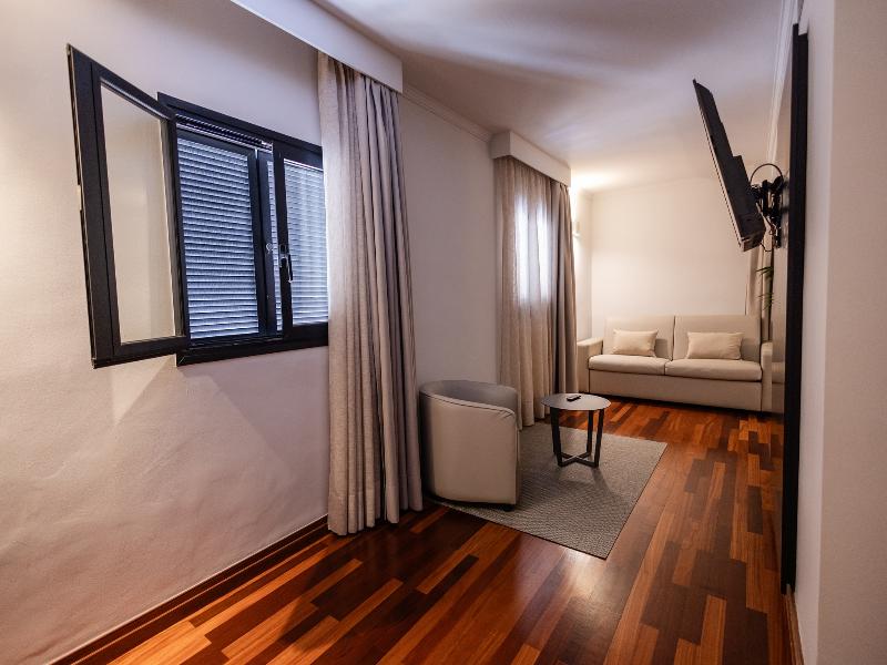 Hotel Escuela Santa Brígida image