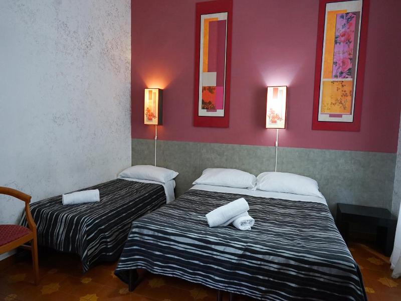 Roma Room image