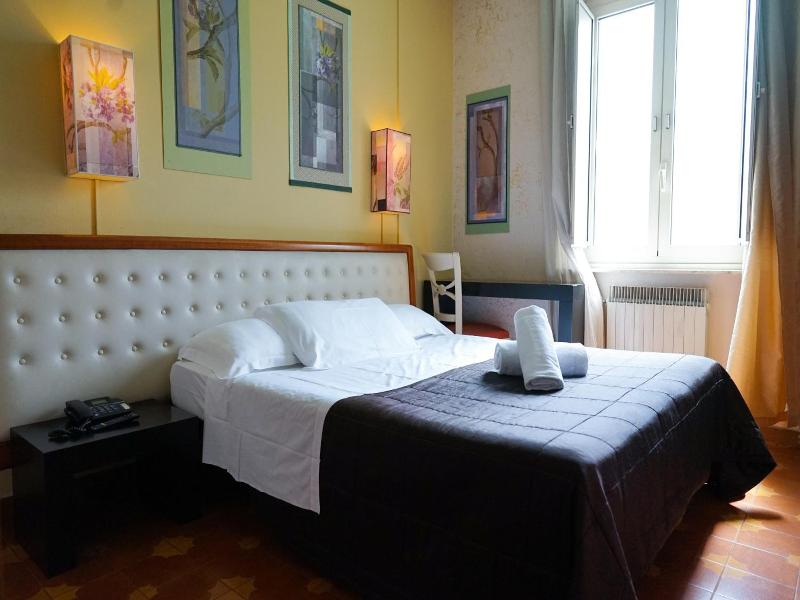 Roma Room image