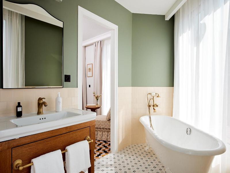 Hotel Noucha image
