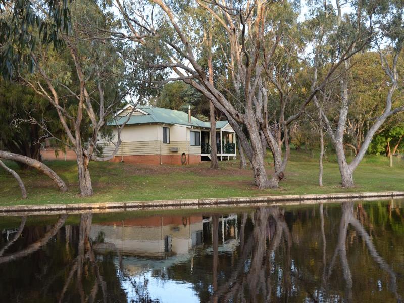 Bushy Lake Chalets