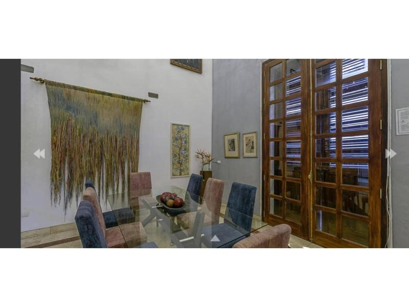 Luxury Large Apartment With Colonial Balcony image