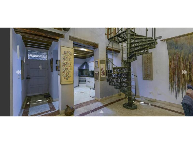 Luxury Large Apartment With Colonial Balcony image