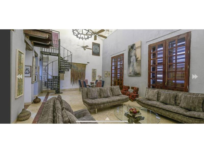 Luxury Large Apartment With Colonial Balcony image