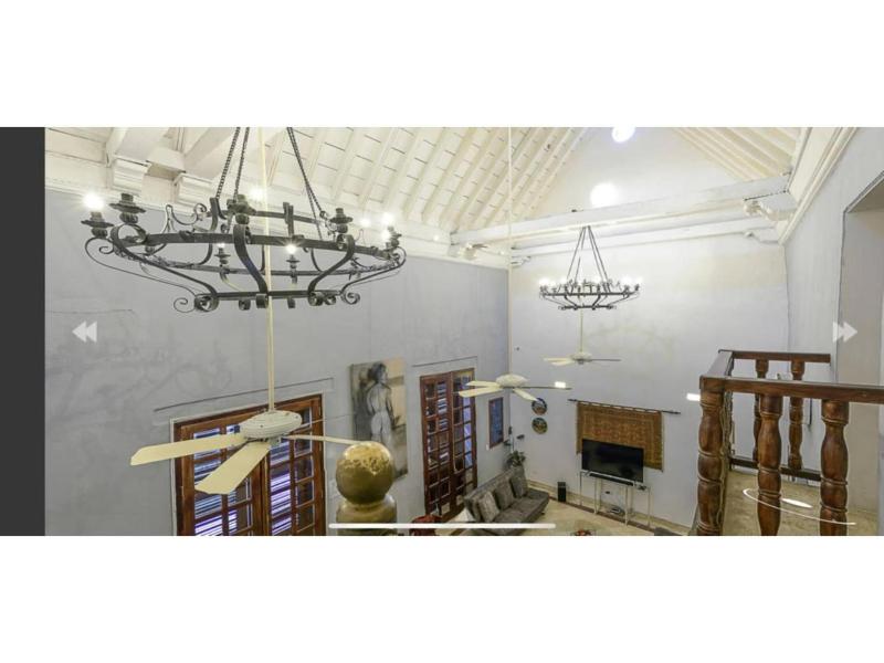 Luxury Large Apartment With Colonial Balcony image