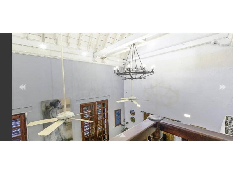 Luxury Large Apartment With Colonial Balcony image